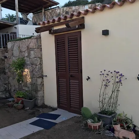 Nel Villaggio Costa Caddu سان تيودورو